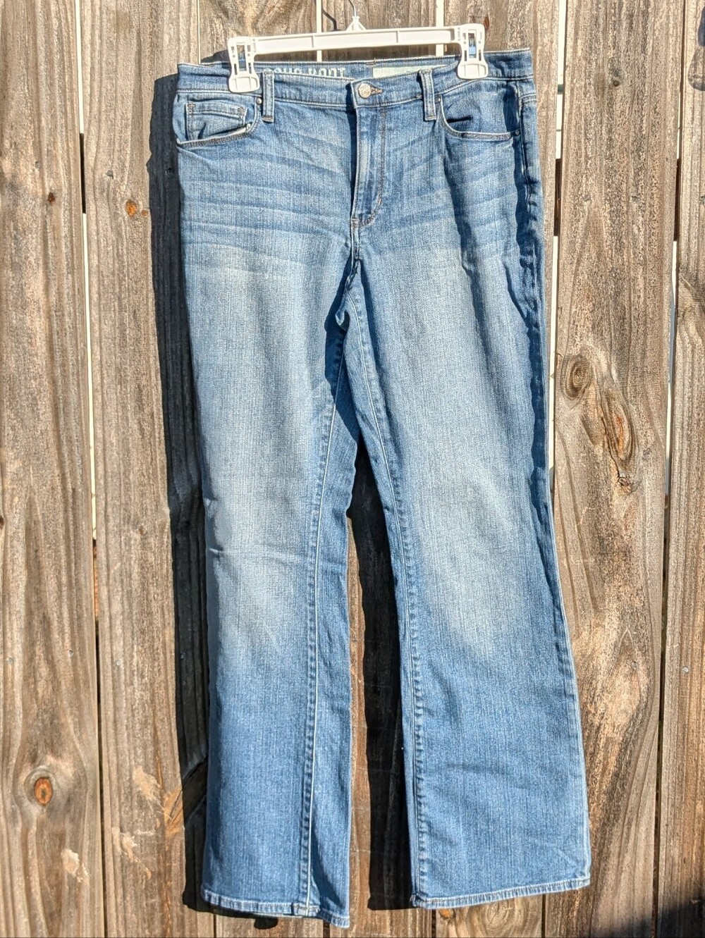DKNY Soho Bootcut Jean Sz 10 Medium Wash